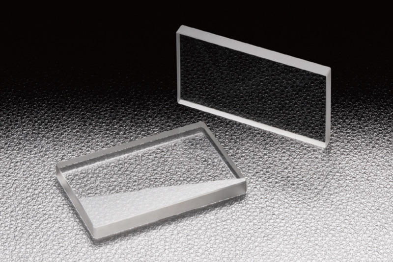 Soczewka cylindryczna płasko-wypukła (BK7) 10×20mm, ogniskowa 20mm, 633 - 1064nm (CLB-1020-20PIR1)