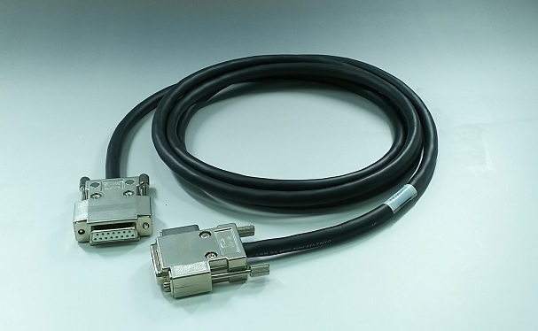 Kabel z złączem DB15 do DB15, długość 2m (D15D15A-CA-2)