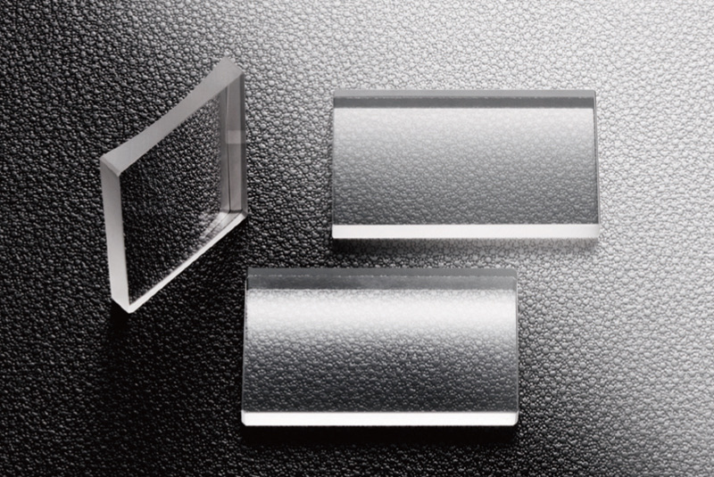 Soczewka cylindryczna płasko-wklęsła (BK7) 10×10mm, ogniskowa −20mm, 400 - 700nm (CLB-1010-20NM)