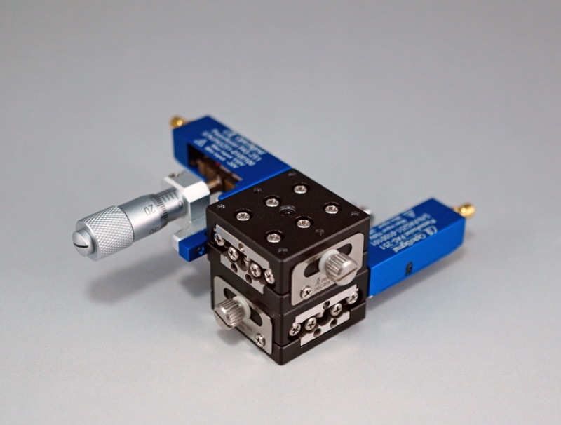 Stolik XY z asystą piezo 25X25mm, +/-3mm, gwinty M2 — zdjęcie produktu, nr katalogowy TADC-252WSPA
