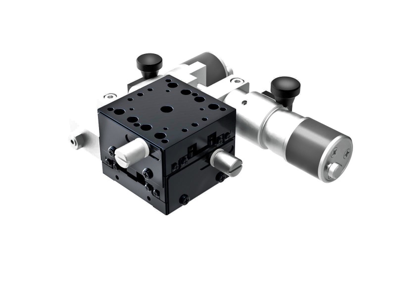 Łożysko krzyżowo-rolkowe 40X40mm, aluminiowe, stolik XY, mikrometr boczny sub-mikronowy z śrubą zębatą, +/-6.5mm, gwinty 6-32, prawoskrętny (TAM-402SRWPUU)