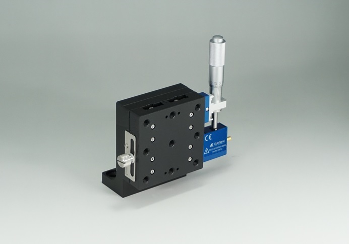 Stolik Z z asystą piezo, 65X65mm, (pionowa platforma/pionowa baza) +/-12.5mm, gwinty M6, prawoskrętny (TADC-653RL25-M6PA)