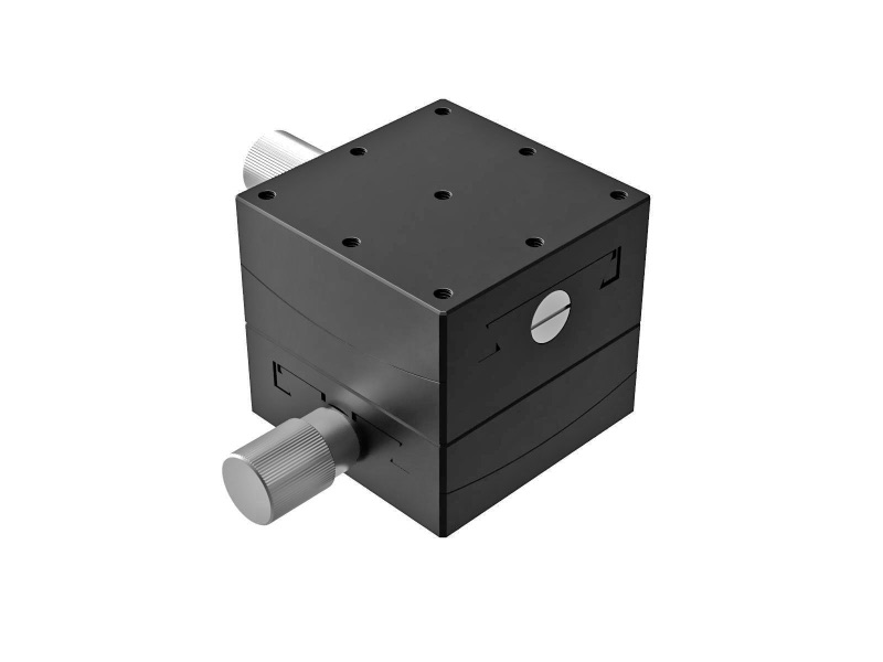 Goniometr 60X60mm, mosiężny wpust, 2-osiowy, +/-15°, wysokość osi 84mm, praworęczny, przekładnia ślimakowa, gwint M4 (GOH-60B84R)